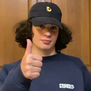 Meet your Posher, Derrick